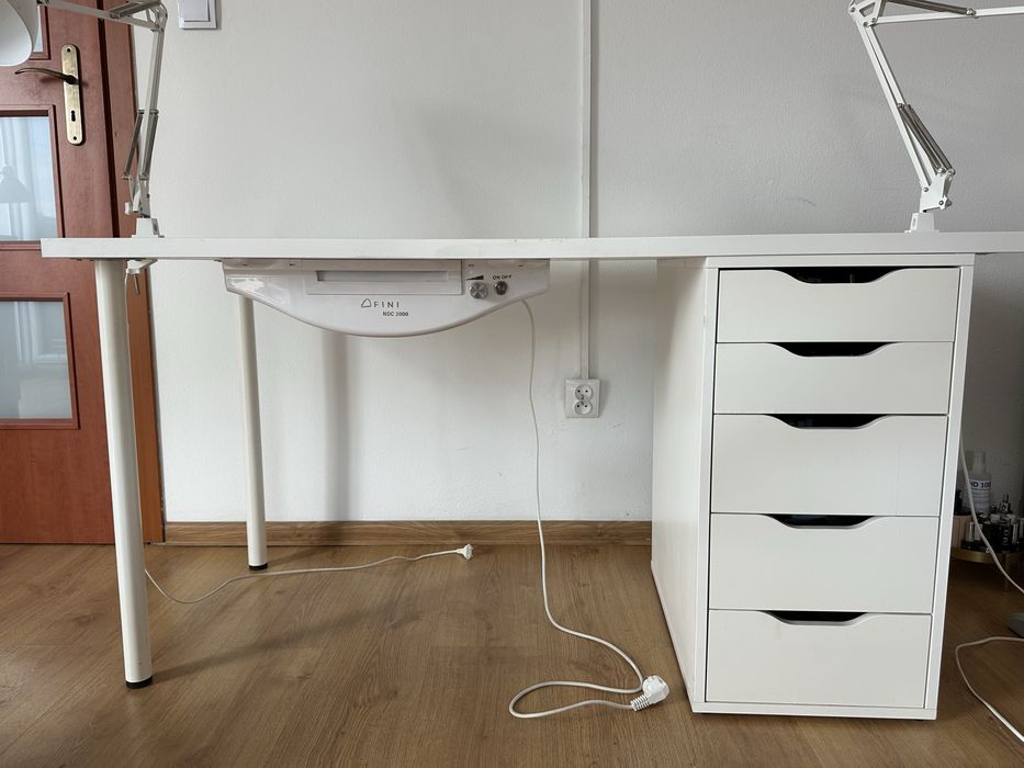 Biurko do manicure z pochłaniaczem pyłu Afinia NDC 2000 i komodą ALEX