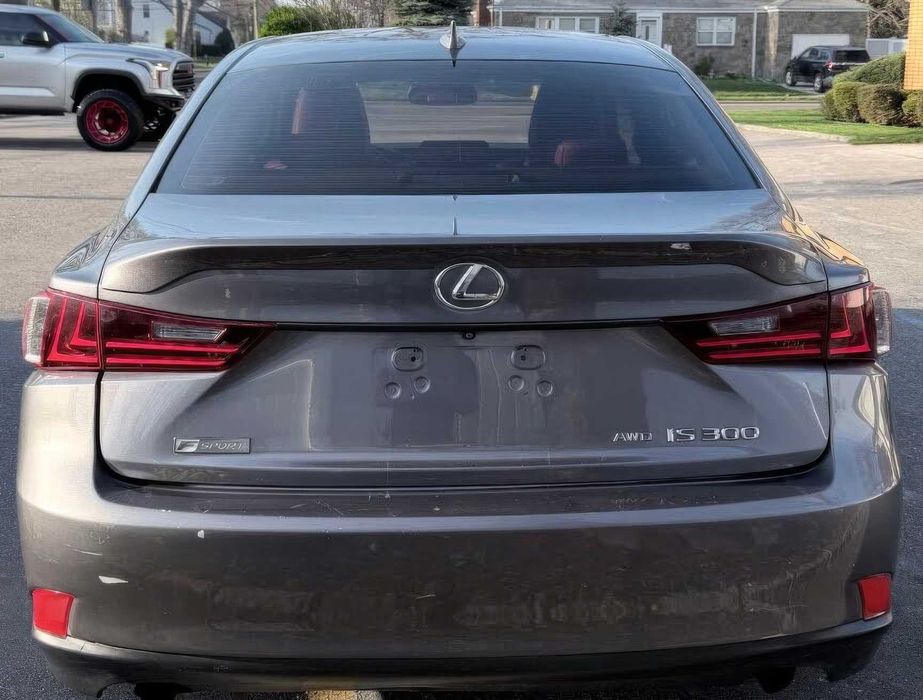 Lexus IS 300      2016
