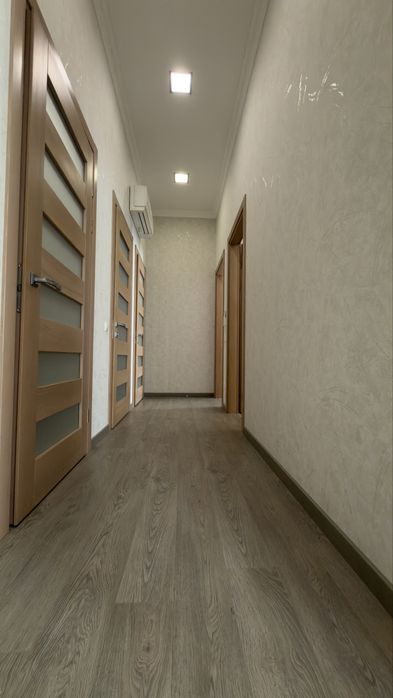 Продам 3к квартирус немонтом  в клубном доме!Центр