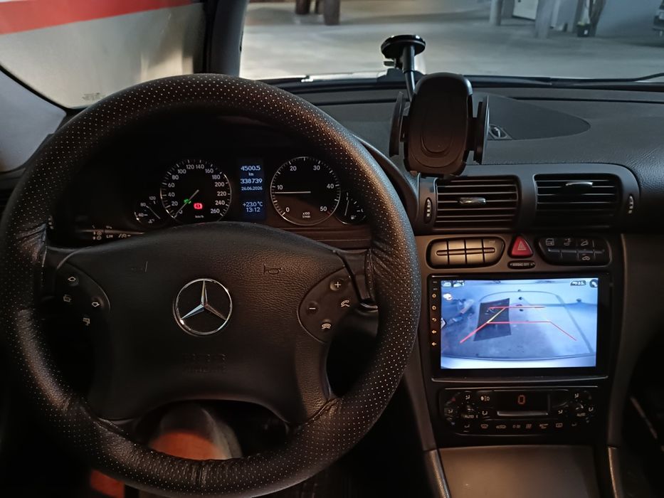 Mercedes-Benz C 200 — fotografia 11