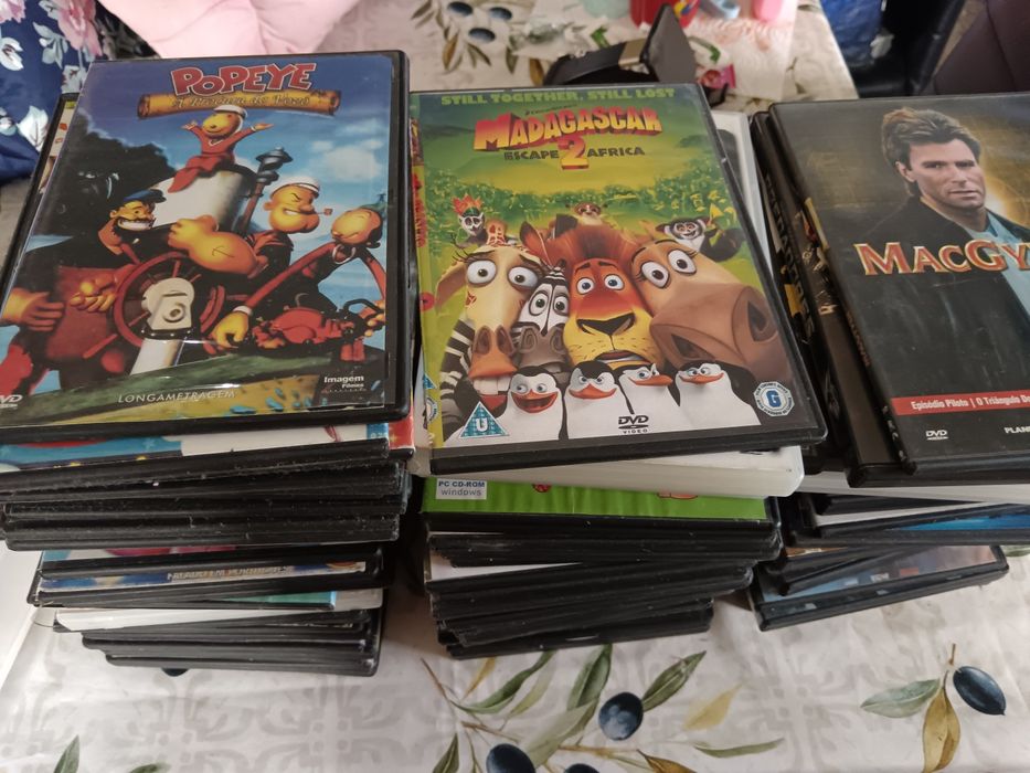 Dvd's variados e aparelho