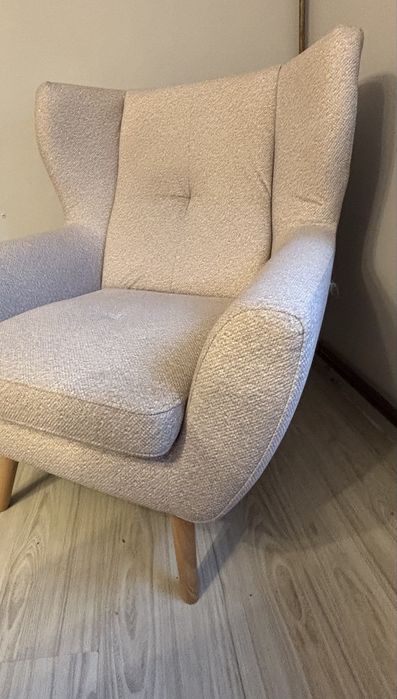 Sofa Uszak, fotel kremowe