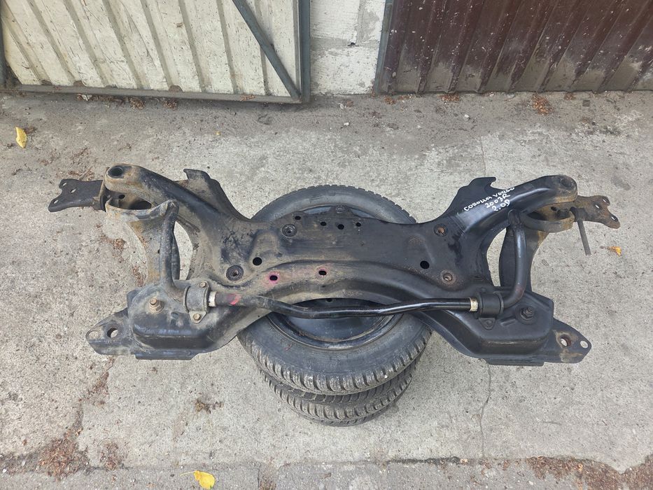 Wózek sanki zawieszenie przednie toyota corolla verso e12 2003r 2.0D