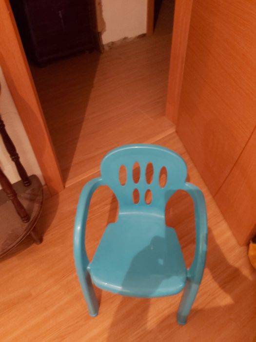 Cadeira azul  de menino