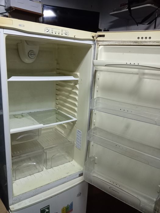 Frigorífico com avaria