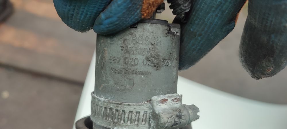 Додатковий насос охолодження 5n0965561a  Пасат Б6 Б7 Ауді А6 А4 Гольф