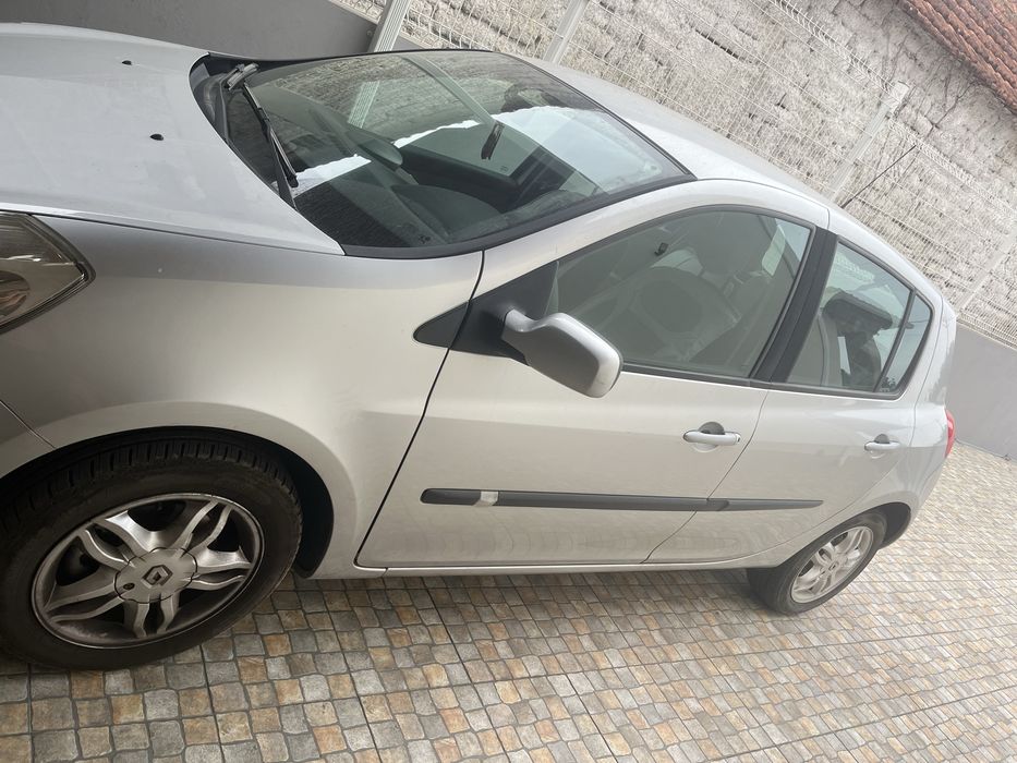 Rensult clio de 2006 em muito bom estado