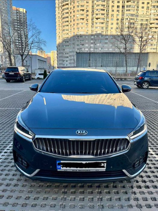 Автомобіль седан КІА  К7