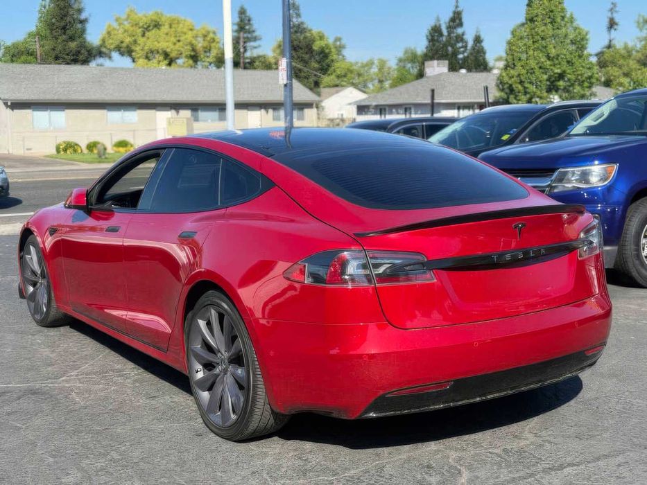 Tesla Model S      2016