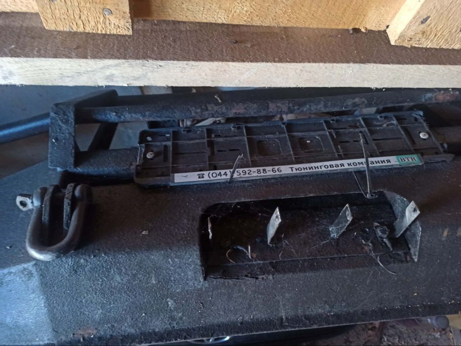 Продам силовой бампер на Тойота Ленд Браузер 100-105 практически нов