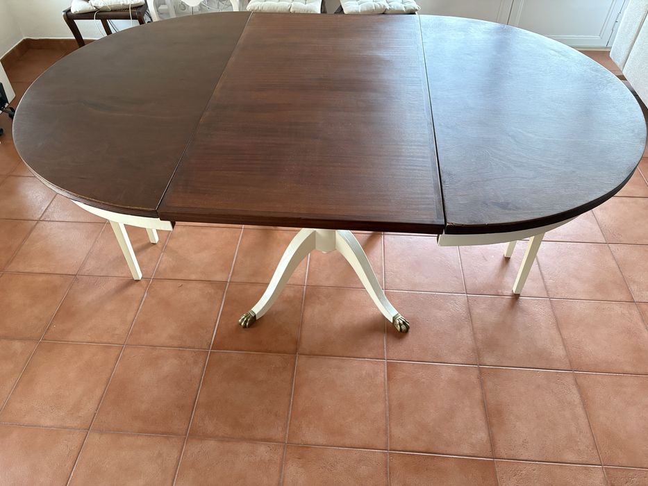 Mesa de jantar redonda extensível