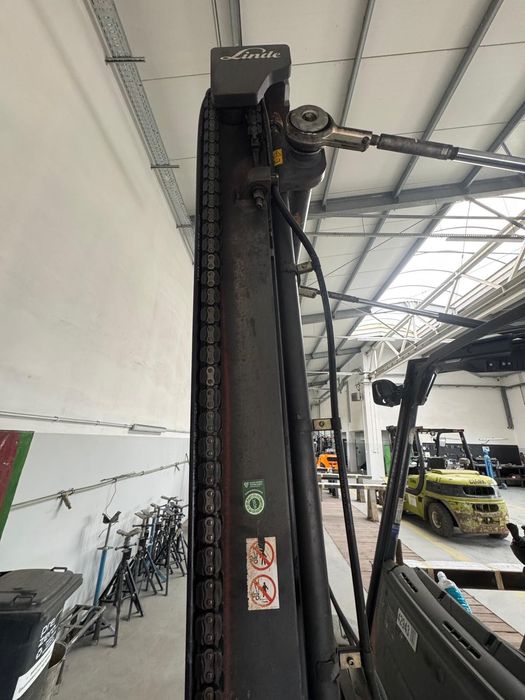 Wynajem wózka widłowego 5 ton Linde Triplex gaz