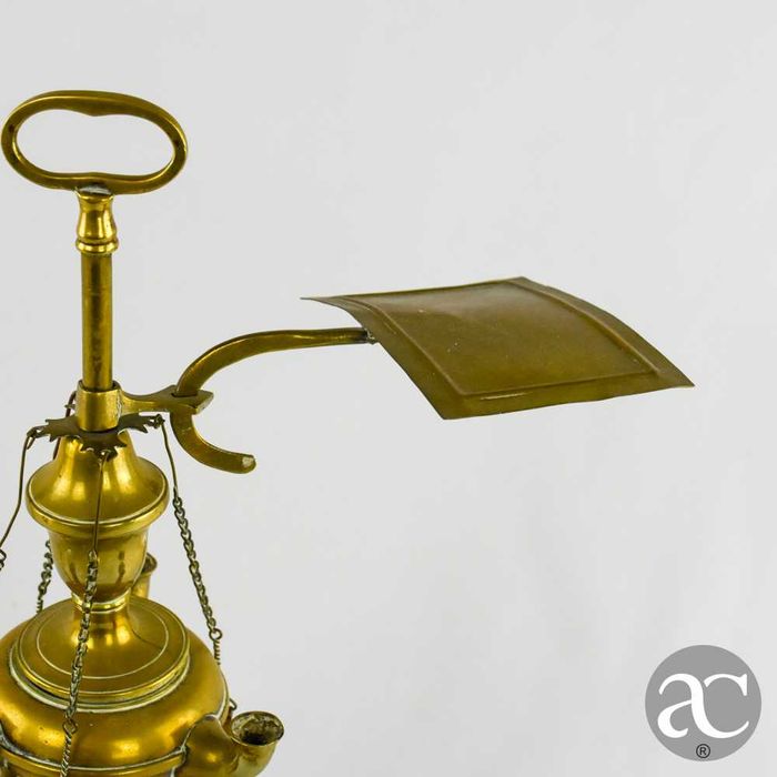 Candeia / Lamparina de azeite em metal amarelo, fabrico português, finais do séc. XIX