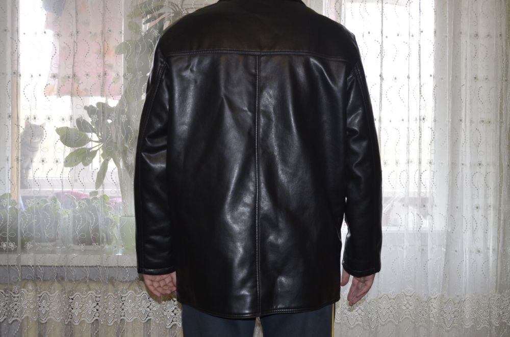 Шикарная мужская  чёрная демисезонная куртка из экокожи ШАРА цена!