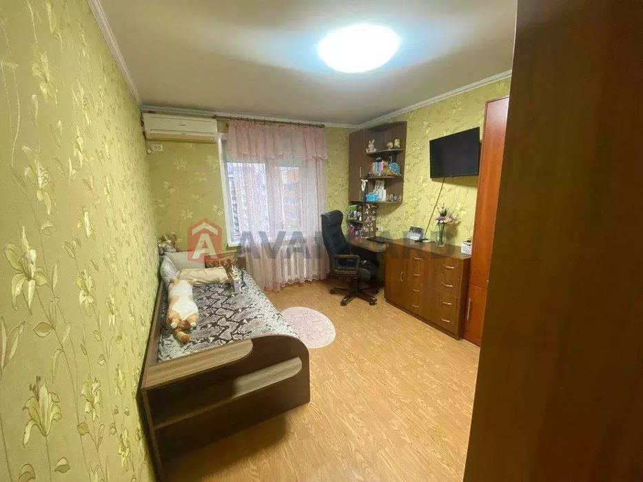 Продам 3-ком. Калиновая,свет есть