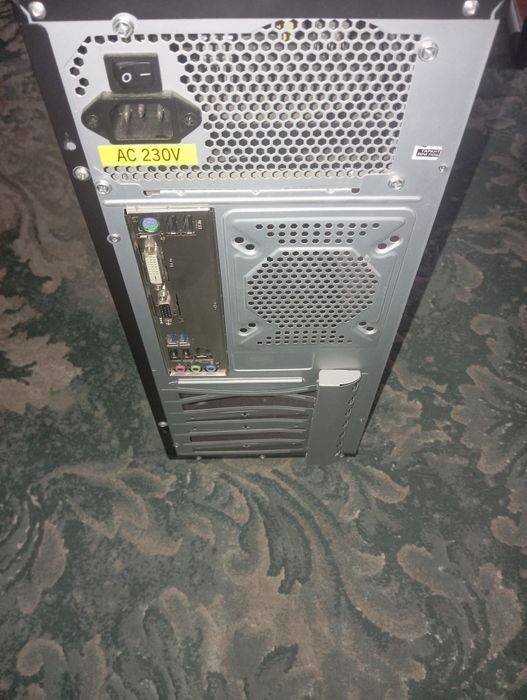 Офисный компьютер