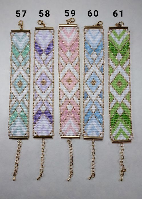 Аксесуари з бісеру ручної роботи