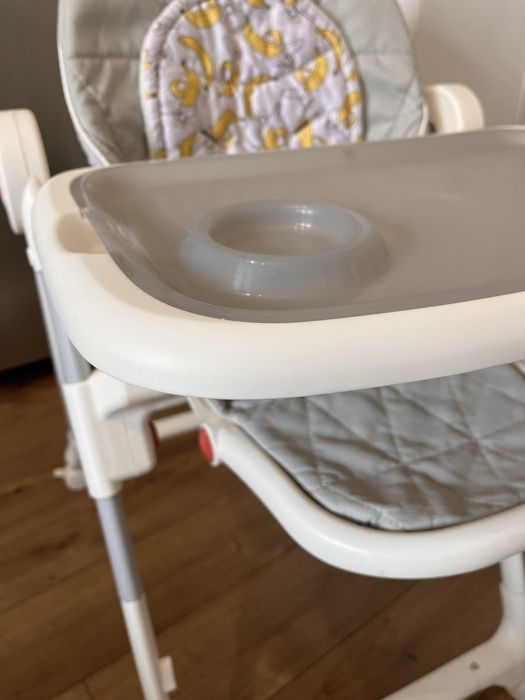 Стільчик для годування
