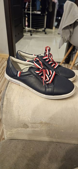 Buty granstowe skora 39