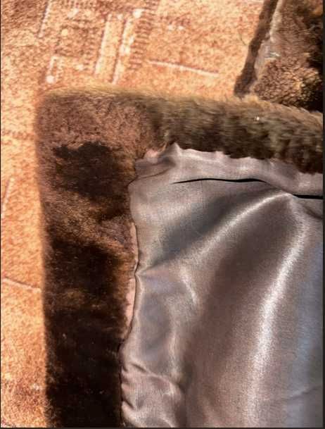 Eleganckie futro damskie z epoki PRL – norka lub nutria