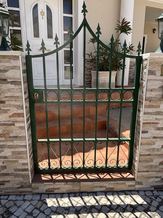 Portao pequeno em ferro