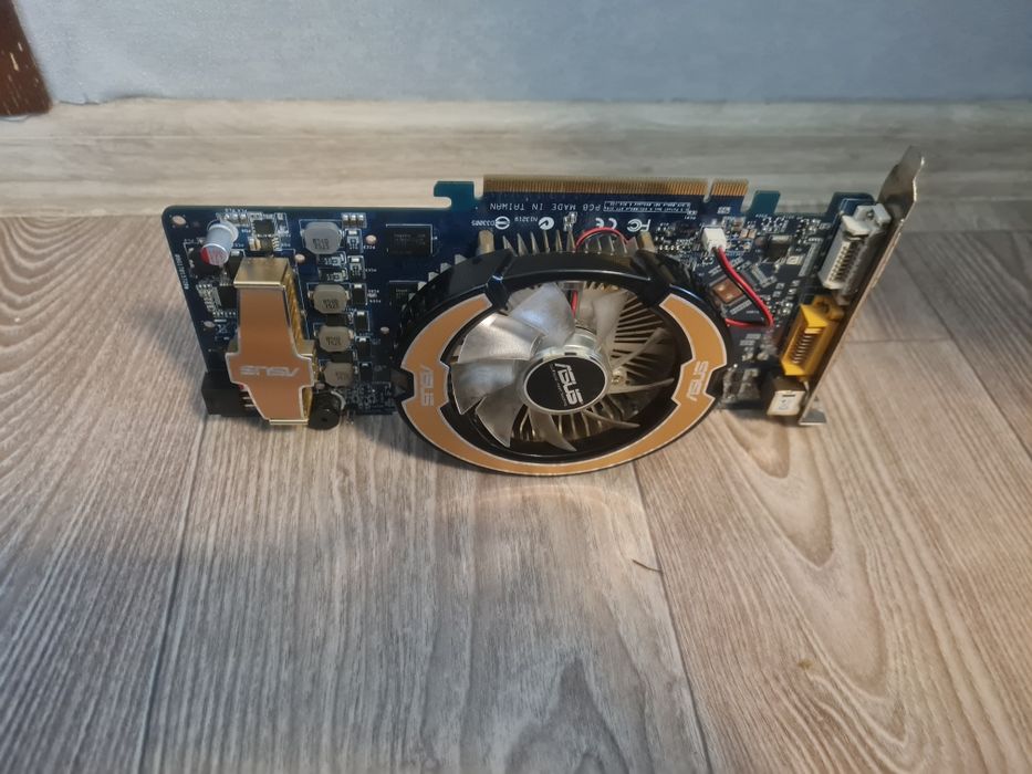 Видеокарта Asus GTS250 на 512МБ