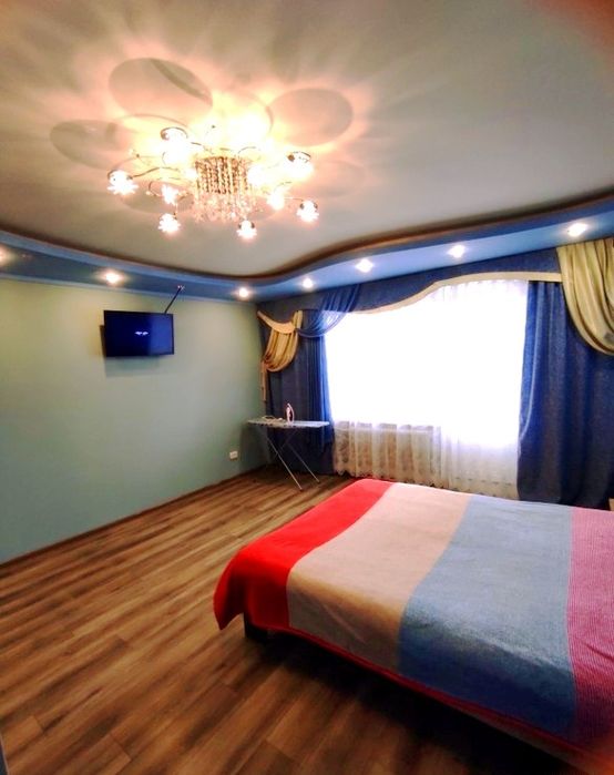 ПОЧАСОВО ПОСУТОЧНО квартира ж/д Вокзал .ц.Рынок .Smart tv