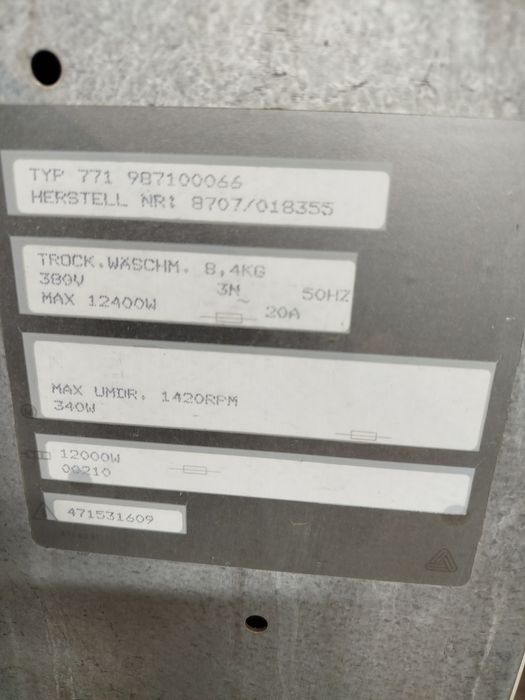 Професійна сушка для білизни Cordes-Miele.