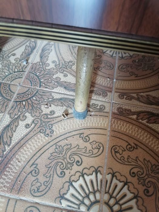 Móvel pequeno em bom estado