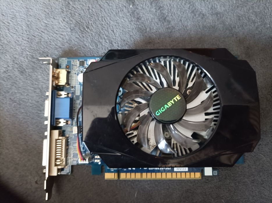 Karta graficzna nevida GeForce 2Gb