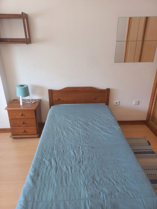 Quarto para arrendar a estudante