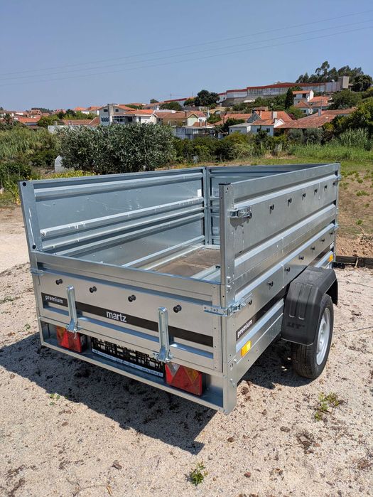 Venda de atrelados de vários modelos