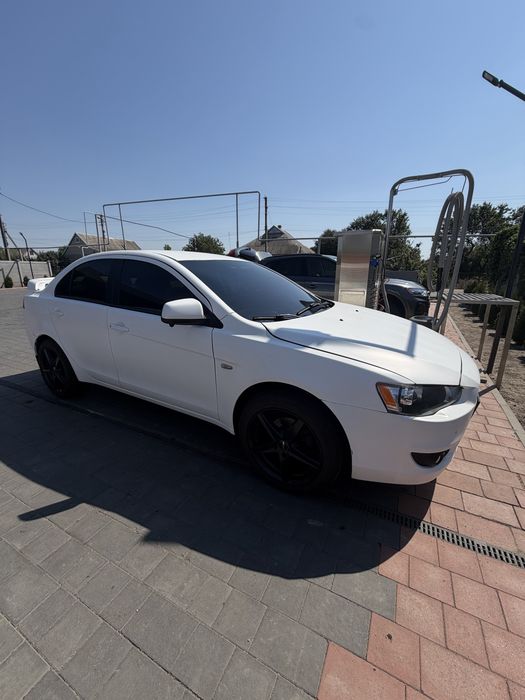 Mitsubishi lancer 10