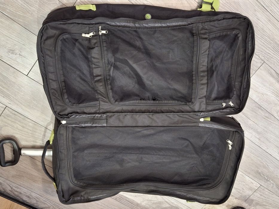 Duża torba podróżna typu walizka