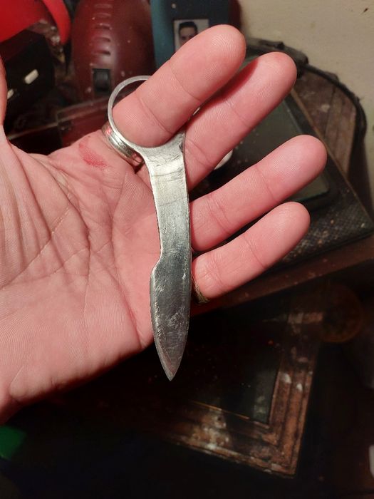 Fabrico facas de arremesso