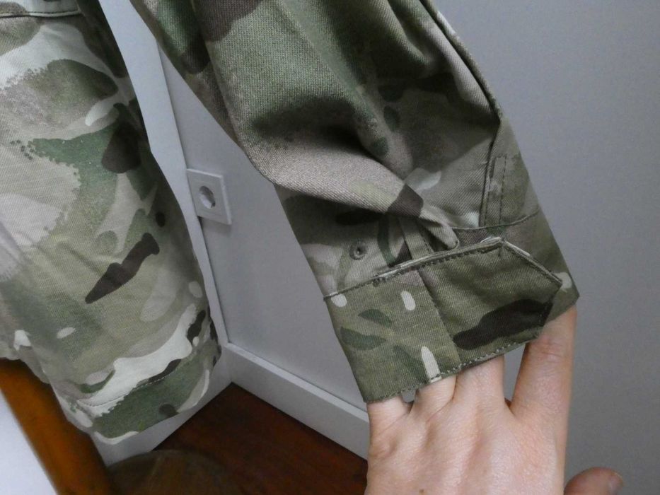 Camisa/Casaco Militar Autêntico UK | Peça 2 em 1 | Muitos Bolsos