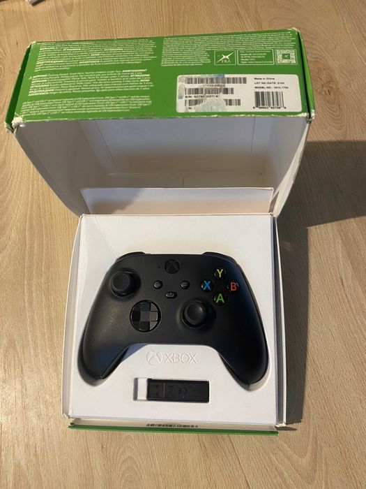 Xbox Series X z adapterem na PC