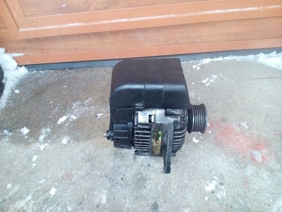 Генератор Valeo 436730 80A 14 V 2.2D +кронштейн