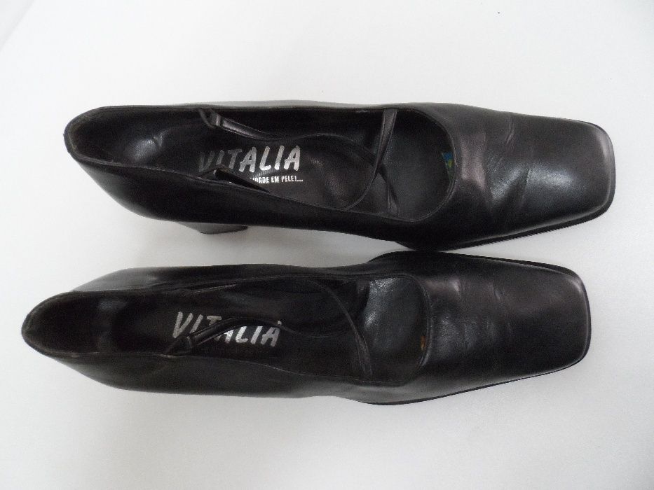 Sapatos de senhora em pele da marca "Vitalia". Coleção outono/inverno