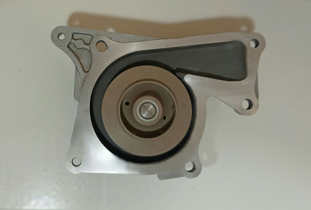 Водяной насос Aisin WE-RE05 идеал  помпа япония оригинал