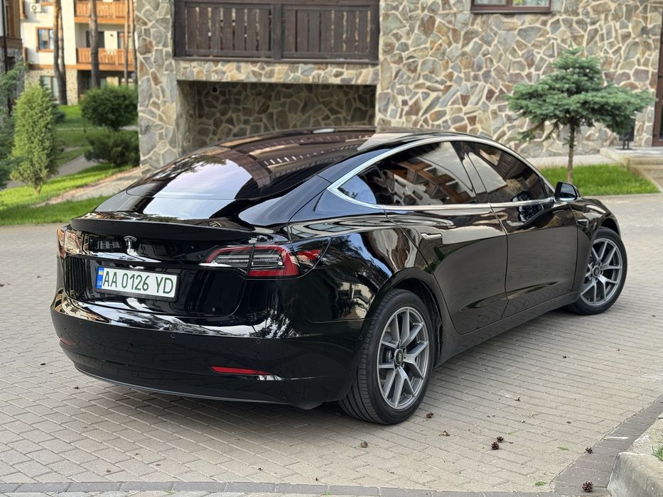 Tesla Model 3 (тесла модел 3)
