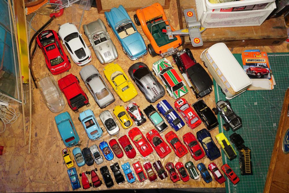 Carros Miniatura Burago, Hotwheels, Maisto, Matchbox, etc. 1/18 a 1/64