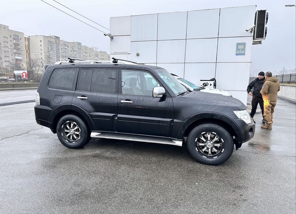 Митсубиши вагон 2011