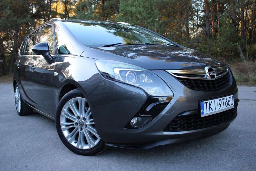 Opel Zafira 1.4 turbo 140 km  7 osobowa klimatron navi ksenon chrom alu 18 piękna