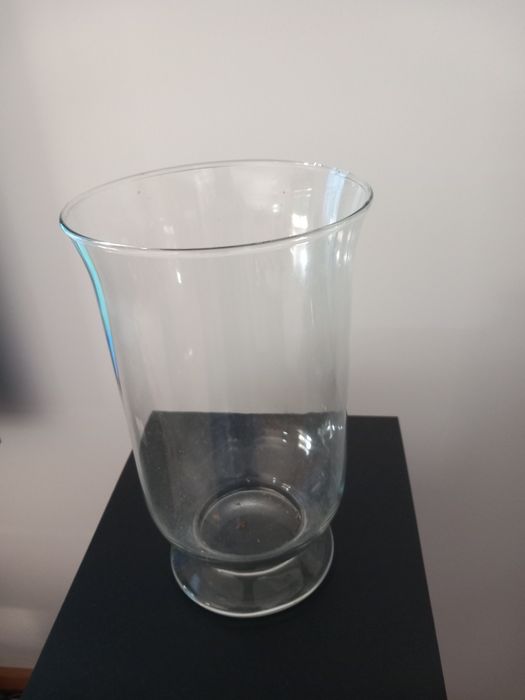 Jarra para decoração. Pode-se colocar decorações no interior.