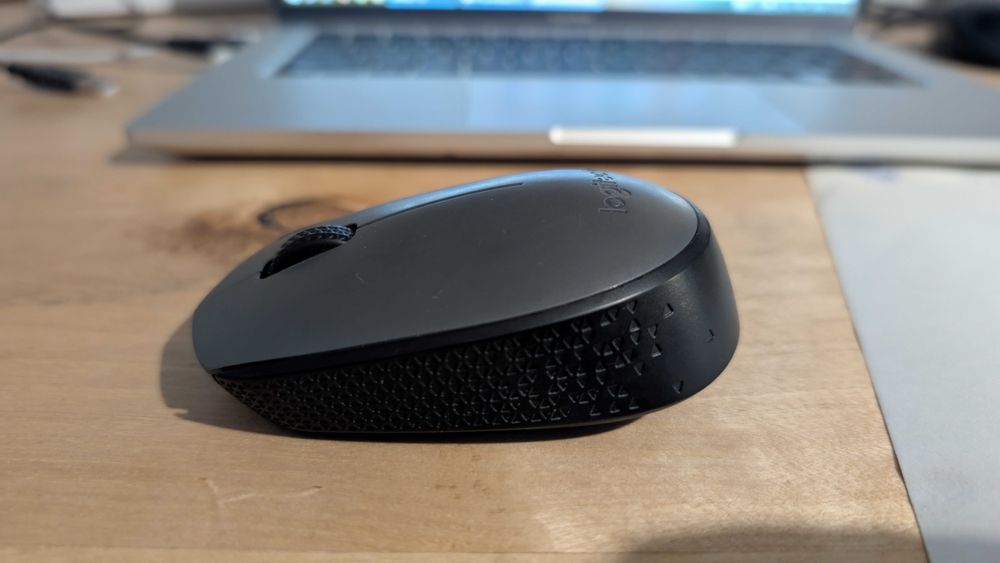 Бездротова мишка Logitech M170 (Працює через раз)