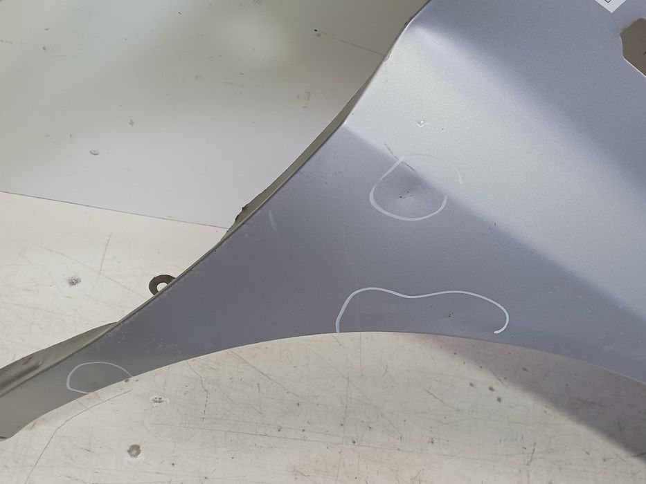 Guarda-lamas direito HYUNDAI H-1 / Starex (A1)