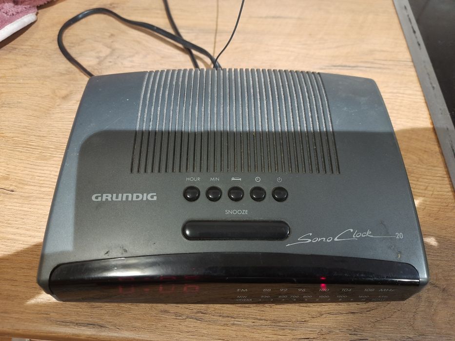 Годиник плюс радіо