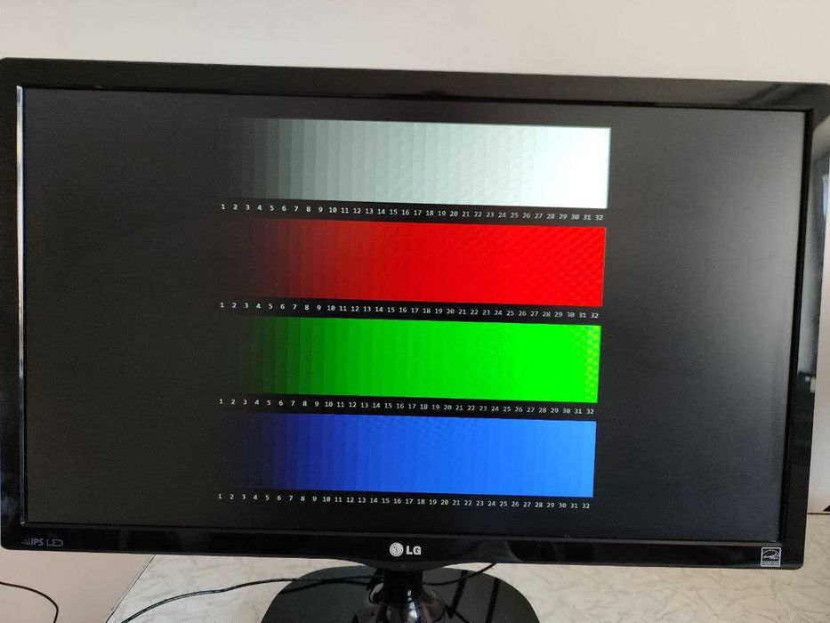 Монітор 21.5" LG 22MP57D-P