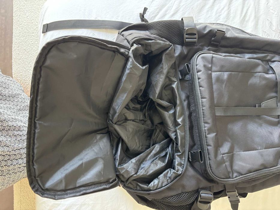 Mochila de viagem grande com USB, compartimento para portátil e para calçado